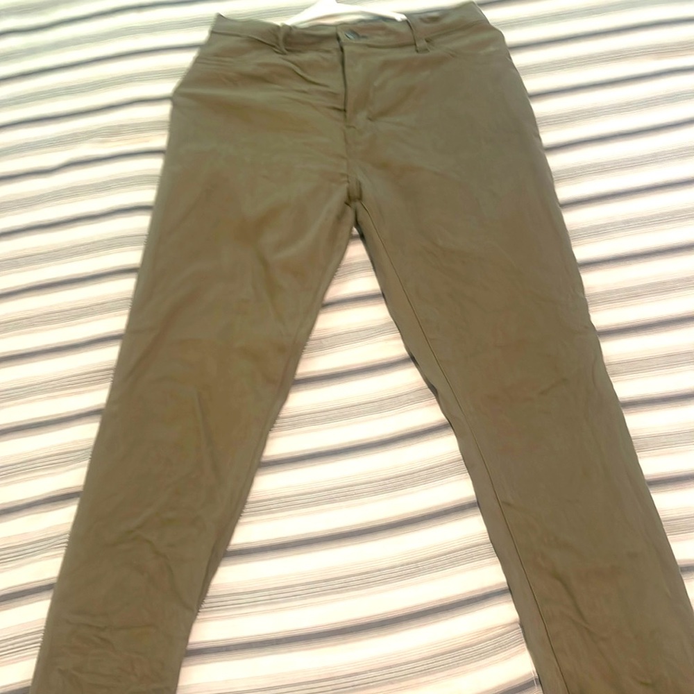Blue Delta straight leg jeans, khaki, Size 4